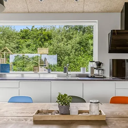 Anabel - 800m From The Sea By Interhome